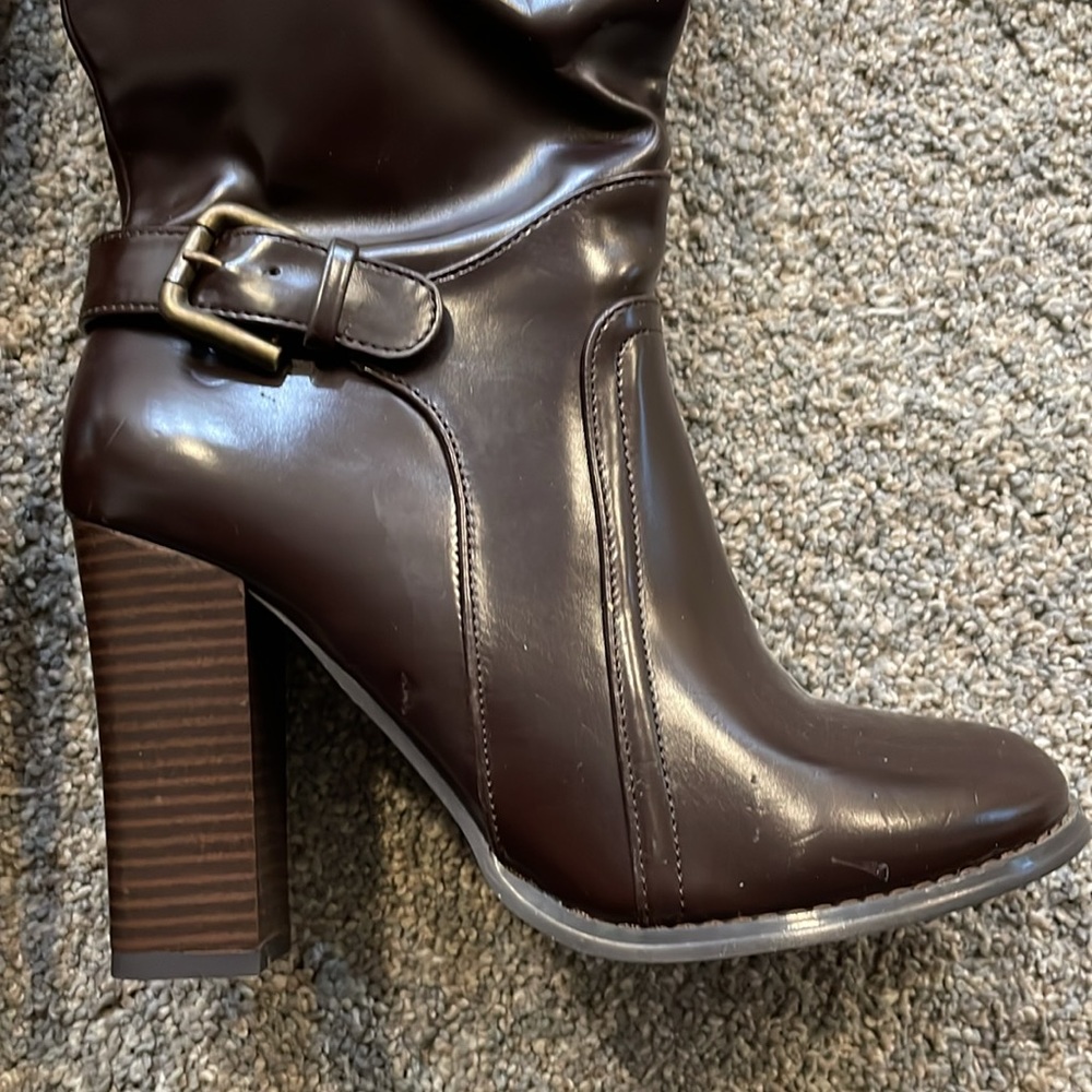 Brown boots size 7